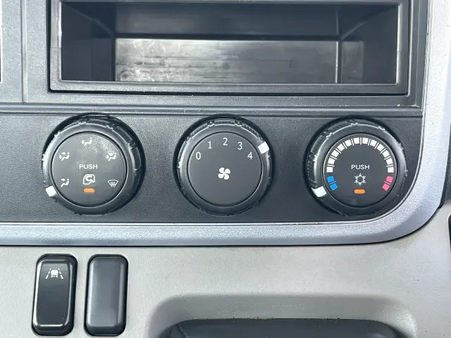 三菱 キャンター TPG-FBA20(2WD)の写真19