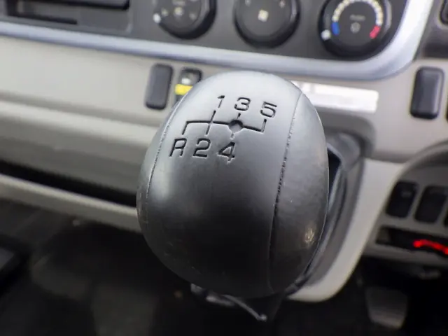 三菱 キャンター 2PG-FED90(2WD)の写真15