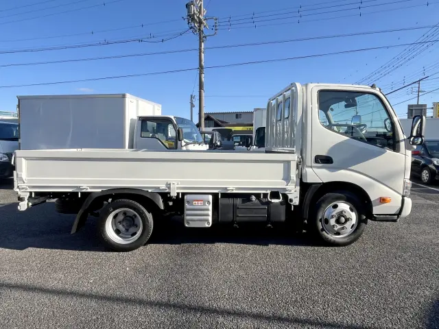トヨタ ダイナ 2RG-XZC605(2WD)の写真4
