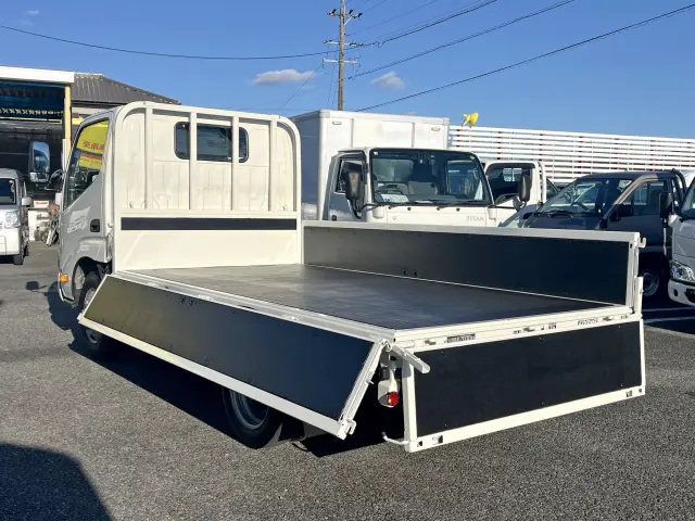 トヨタ ダイナ 2RG-XZC605(2WD)の写真7