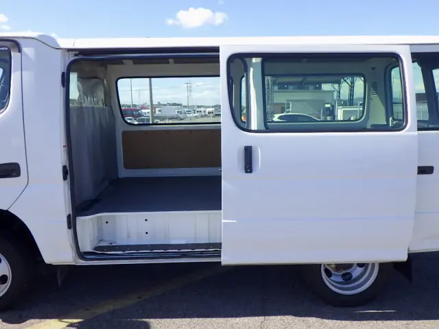 トヨタ ダイナ LDF-KDY241V(2WD)の写真7