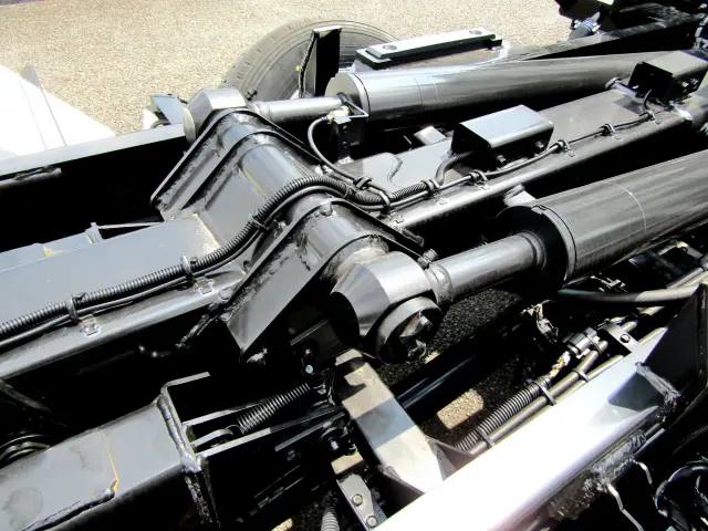 三菱 キャンター 2RG-FBAV0(2WD)の写真9