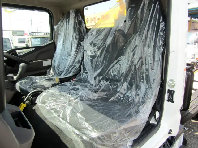 三菱 キャンター 2RG-FBAV0(2WD)の写真17
