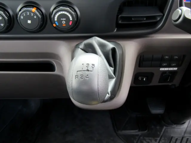 三菱 キャンター 2RG-FBAV0(2WD)の写真19