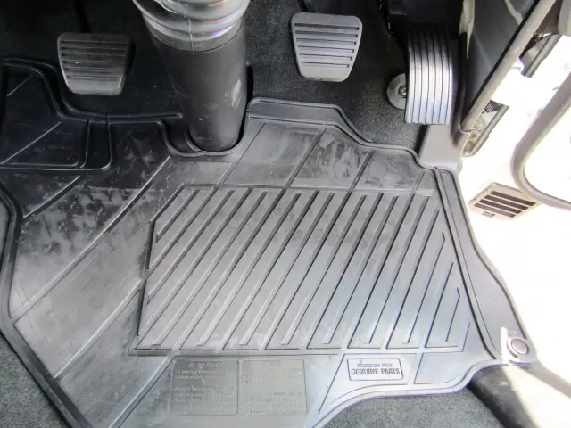 三菱 キャンター 2RG-FBAV0(2WD)の写真29