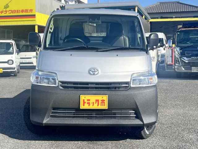 トヨタ タウンエーストラック 5BF-S413U(4WD)の写真2