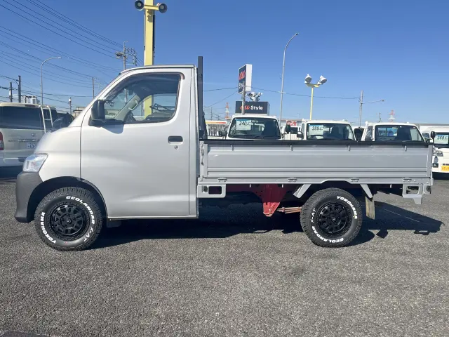 トヨタ タウンエーストラック 5BF-S413U(4WD)の写真3