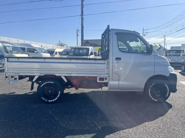 トヨタ タウンエーストラック 5BF-S413U(4WD)の写真4