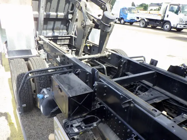 三菱 キャンター 2PG-FEBM0(2WD)の写真12