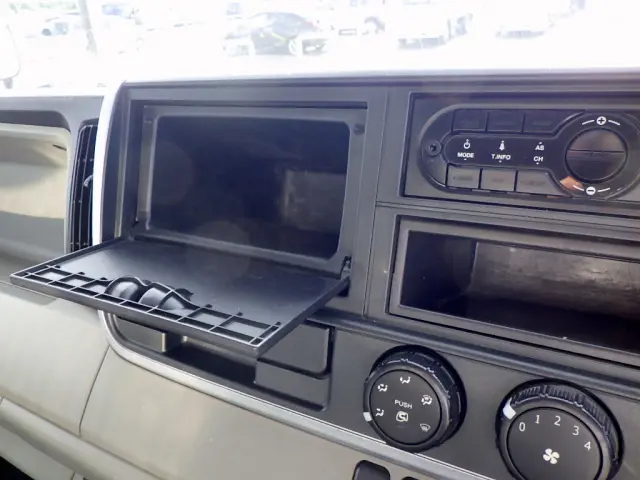 三菱 キャンター 2PG-FEBM0(2WD)の写真16