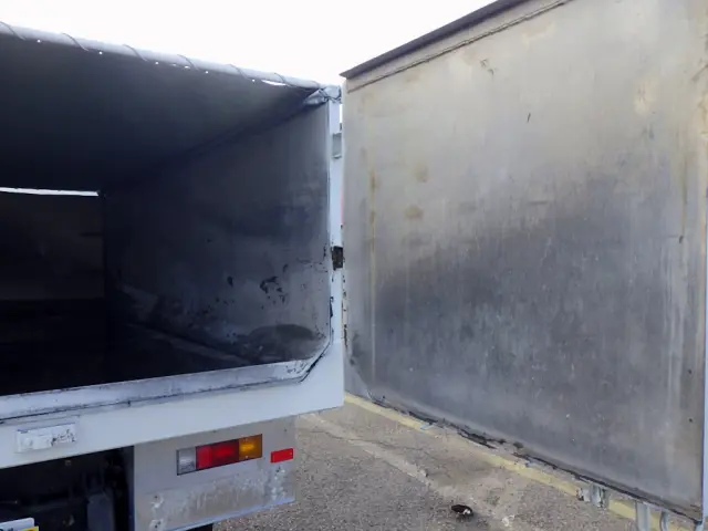 三菱 キャンター 2PG-FEBM0(2WD)の写真32