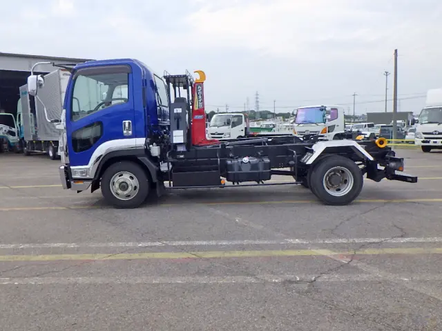 いすゞ フォワード TKG-FRR90S2(2WD)の写真4