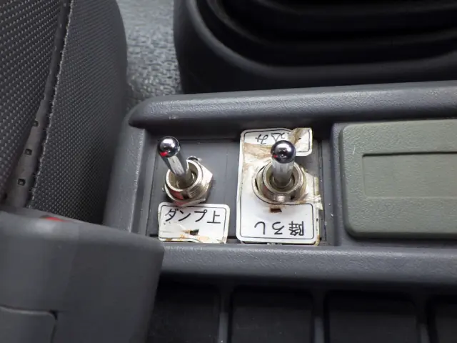 いすゞ フォワード TKG-FRR90S2(2WD)の写真10