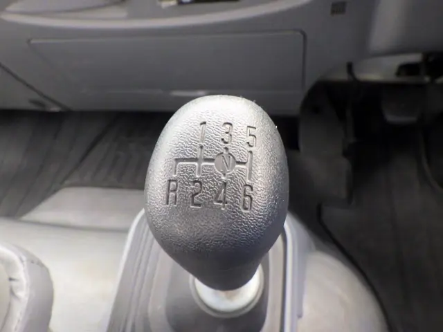 いすゞ フォワード TKG-FRR90S2(2WD)の写真14