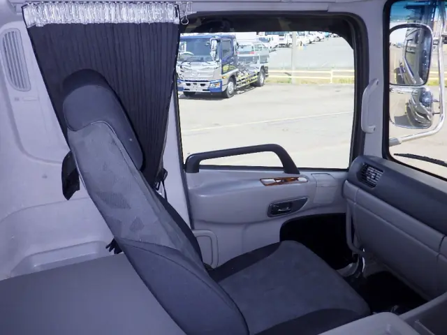 UD クオン 2PG-GK5AAB(2WD)の写真9