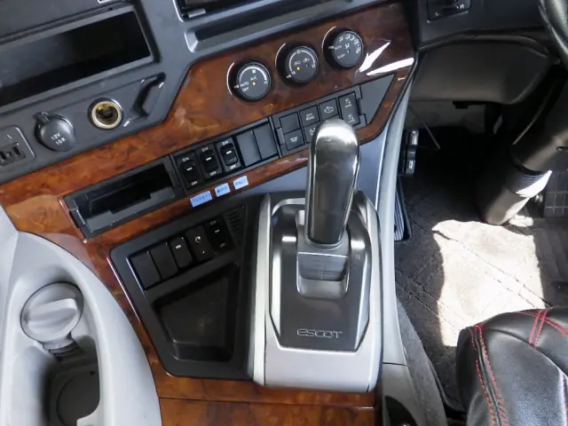 UD クオン 2PG-GK5AAB(2WD)の写真13