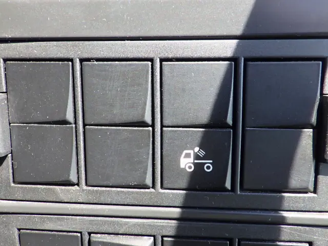 UD クオン 2PG-GK5AAB(2WD)の写真17