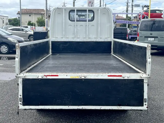 荷台内面はこんな感じ♪|三菱 キャンター 2RG-FBA20(2WD)の写真6