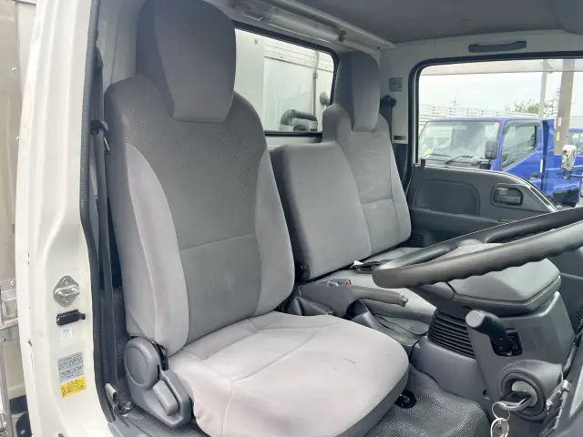 いすゞ エルフ TPG-NJS85AN(2WD)の写真22