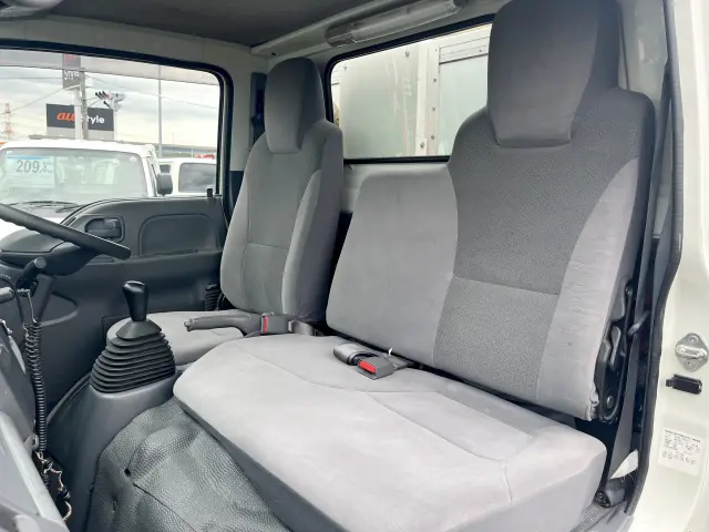 いすゞ エルフ TPG-NJS85AN(2WD)の写真23