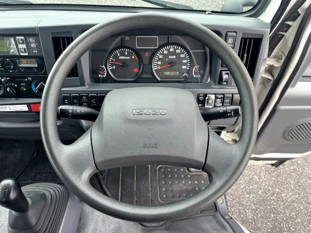 いすゞ エルフ TPG-NJS85AN(2WD)の写真24