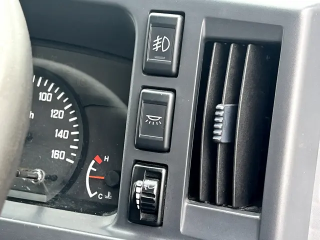 いすゞ エルフ TPG-NJS85AN(2WD)の写真32