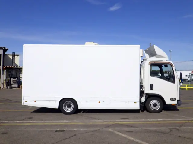 いすゞ エルフ TPG-NLR85AN(2WD)の写真5