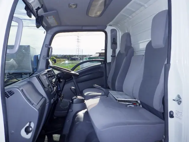 いすゞ エルフ TPG-NLR85AN(2WD)の写真11