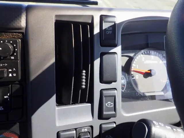 いすゞ エルフ TPG-NLR85AN(2WD)の写真19