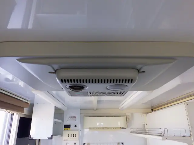 いすゞ エルフ TPG-NLR85AN(2WD)の写真34