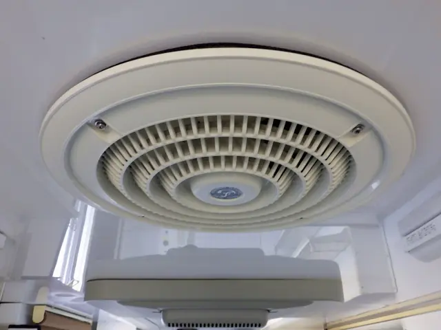 いすゞ エルフ TPG-NLR85AN(2WD)の写真35