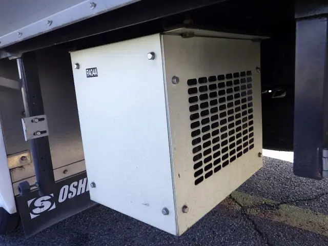 いすゞ エルフ TPG-NLR85AN(2WD)の写真45