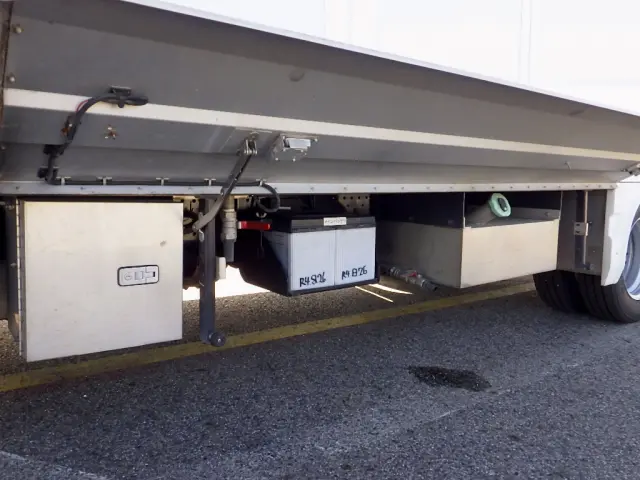 いすゞ エルフ TPG-NLR85AN(2WD)の写真46