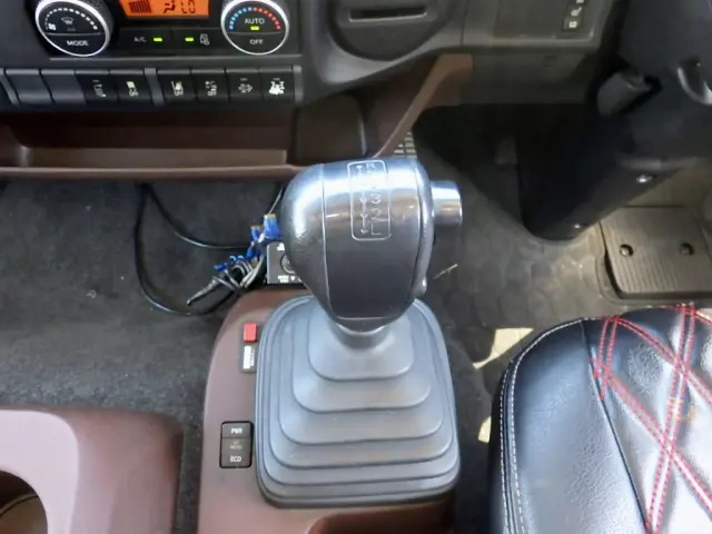 日野 レンジャー 2DG-FE2ABA(2WD)の写真13