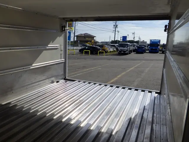 いすゞ エルフ TPG-NJR85AN(2WD)の写真40