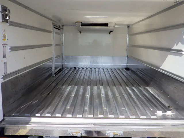 いすゞ エルフ TPG-NJR85AN(2WD)の写真42