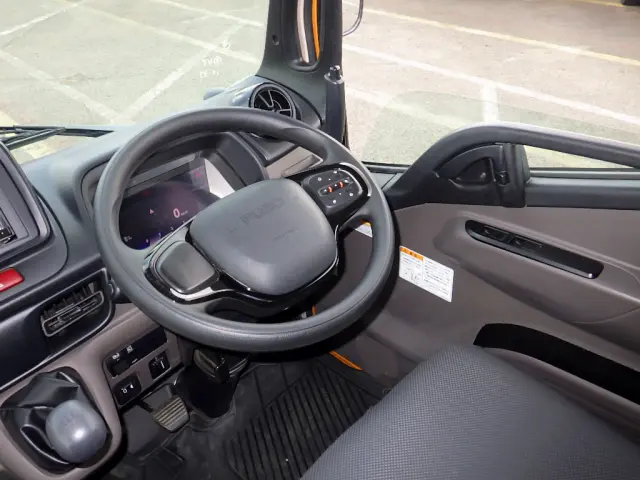 三菱 キャンター 2RG-FBA60(2WD)の写真12