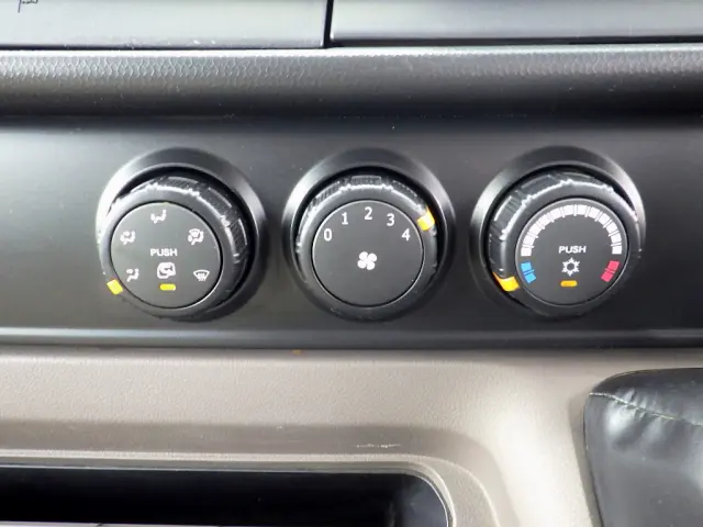 三菱 キャンター 2RG-FBA60(2WD)の写真21