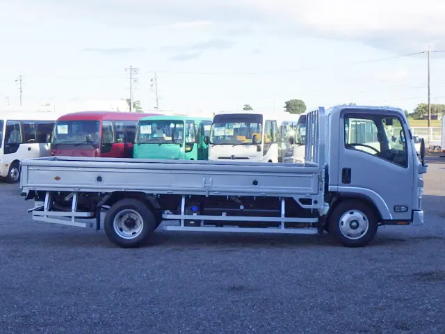 いすゞ エルフ 2RG-NMR88AR(2WD)の写真5