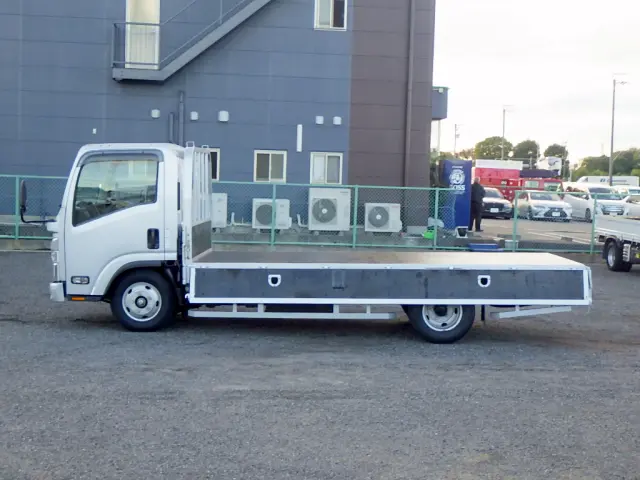 いすゞ エルフ 2RG-NMR88AR(2WD)の写真8