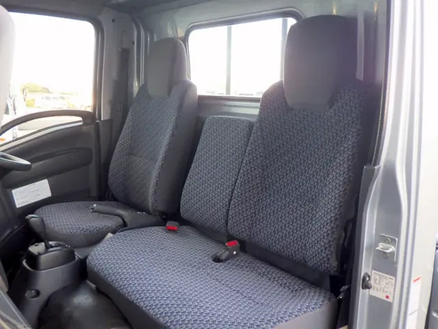 いすゞ エルフ 2RG-NMR88AR(2WD)の写真11