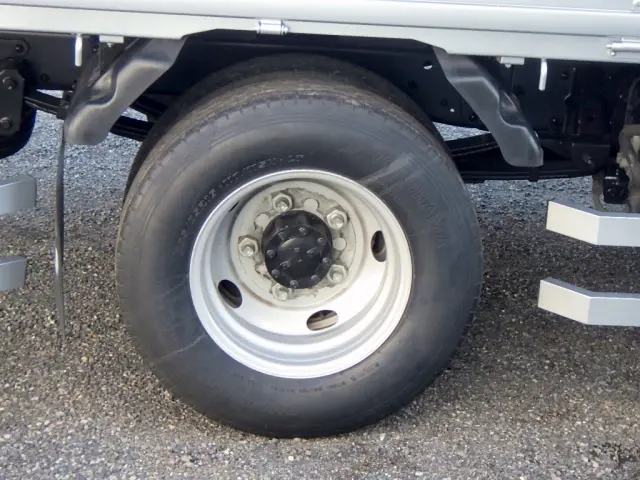 いすゞ エルフ 2RG-NMR88AR(2WD)の写真20