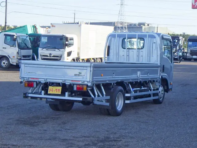 いすゞ エルフ 2RG-NMR88AR(2WD)の写真28