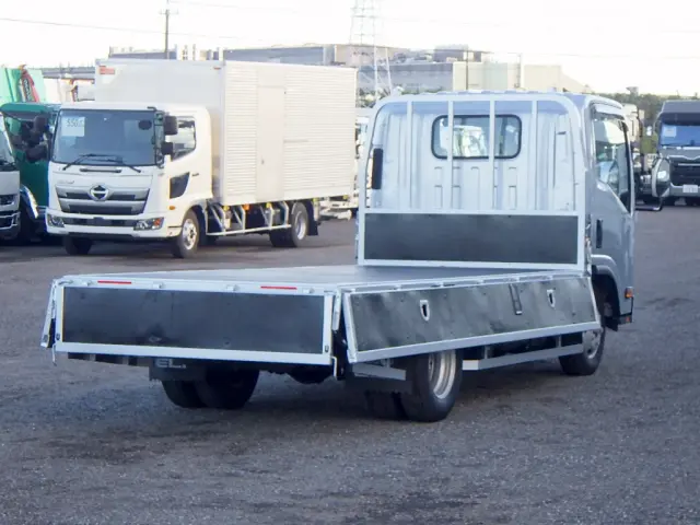 いすゞ エルフ 2RG-NMR88AR(2WD)の写真30