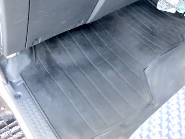 いすゞ エルフ 2RG-NMR88AR(2WD)の写真46