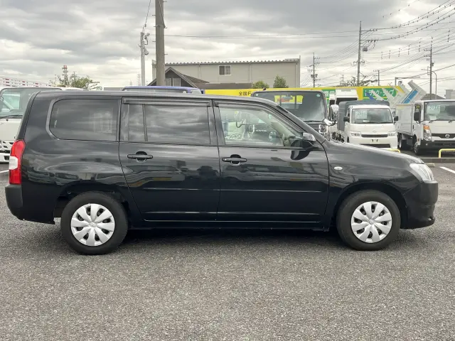 目立つキズや看板アトなどもなくキレイな状態を保ったおススメの１台☆会社のイメージや顧客からの信頼がグッと良くなりますよ♪|トヨタ プロボックスバン 6AE-NHP160V(2WD)の写真3