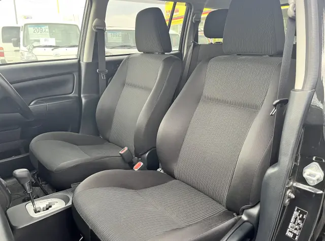 トヨタ プロボックスバン 6AE-NHP160V(2WD)の写真12