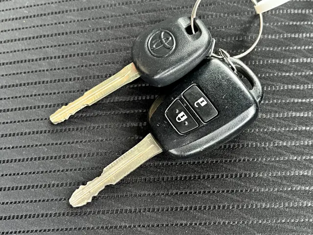 トヨタ プロボックスバン 6AE-NHP160V(2WD)の写真25