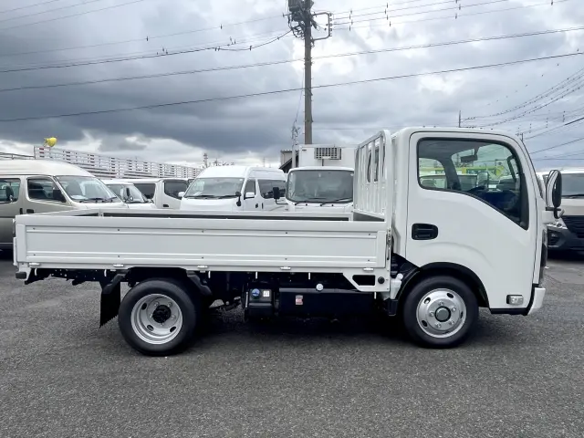 新車の保証をお付けしてお渡ししますので、納車後は地元のマツダディーラーでアフターサービスを受けて頂けます♪|マツダ タイタン 2TG-LKR88AF(2WD)の写真4