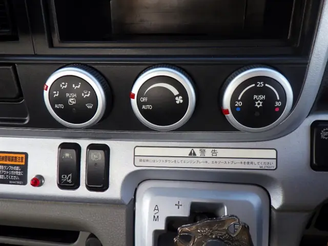 三菱 デリカ 2PG-FEB90(2WD)の写真22